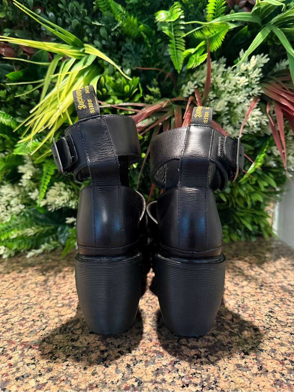 Women’s Dr Martens “Bessie” Sandals - Rare - Picture 7 of 10